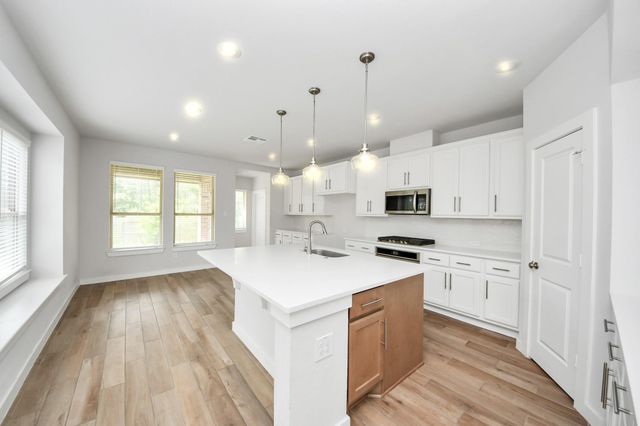 143 Lukewood Circle, Conroe, TX 77318