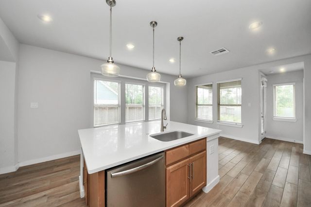 143 Lukewood Circle, Conroe, TX 77318