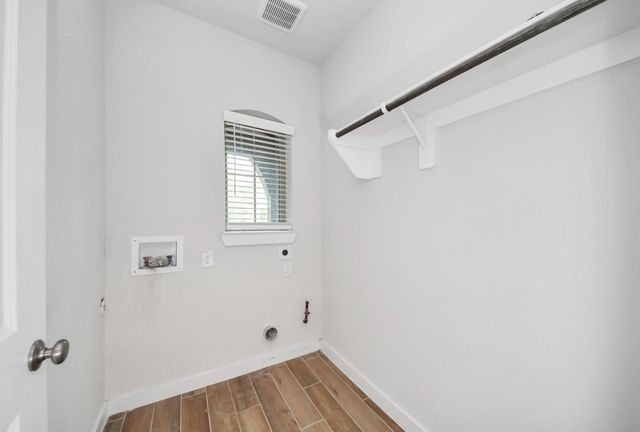 143 Lukewood Circle, Conroe, TX 77318