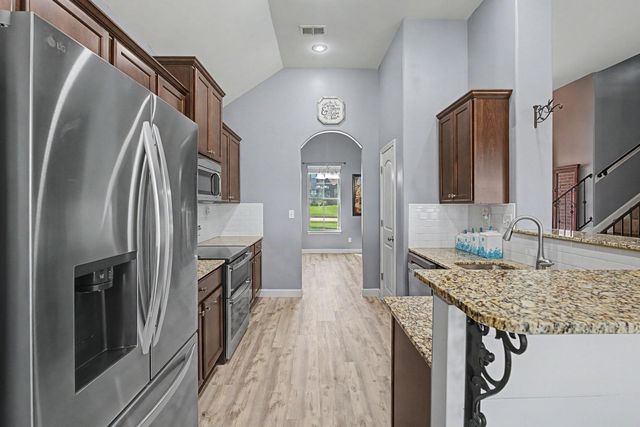 160 OAK HOLLOW DR, Oakland, TN 38060