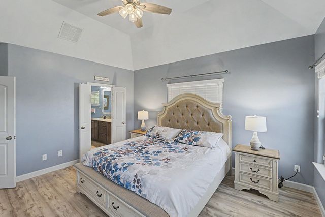 160 OAK HOLLOW DR, Oakland, TN 38060