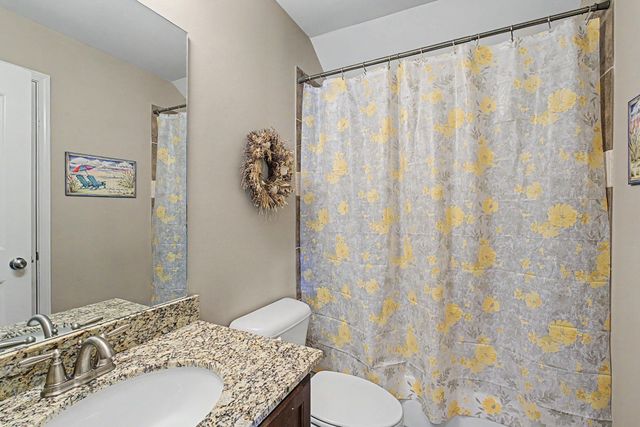 160 OAK HOLLOW DR, Oakland, TN 38060