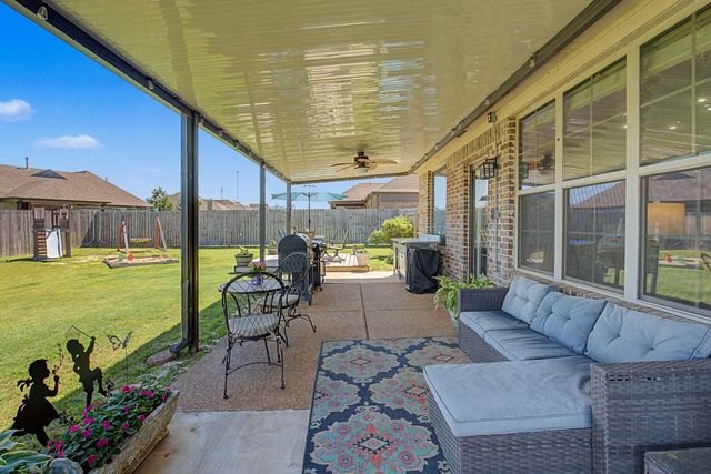 160 OAK HOLLOW DR, Oakland, TN 38060