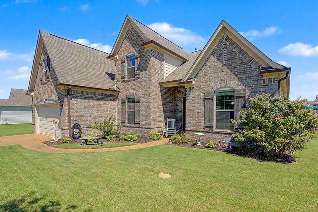 160 OAK HOLLOW DR, Oakland, TN 38060