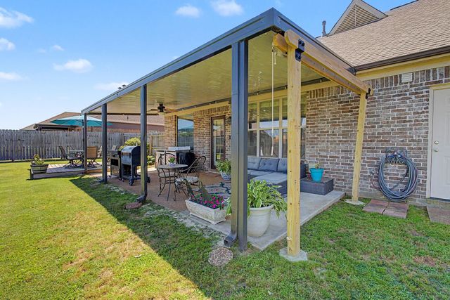160 OAK HOLLOW DR, Oakland, TN 38060