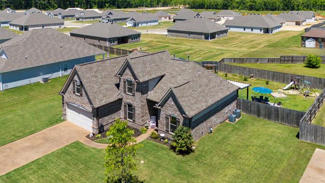 160 OAK HOLLOW DR, Oakland, TN 38060