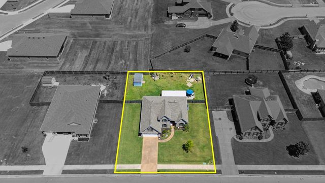 160 OAK HOLLOW DR, Oakland, TN 38060