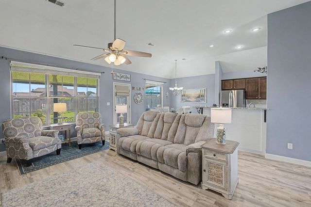 160 OAK HOLLOW DR, Oakland, TN 38060