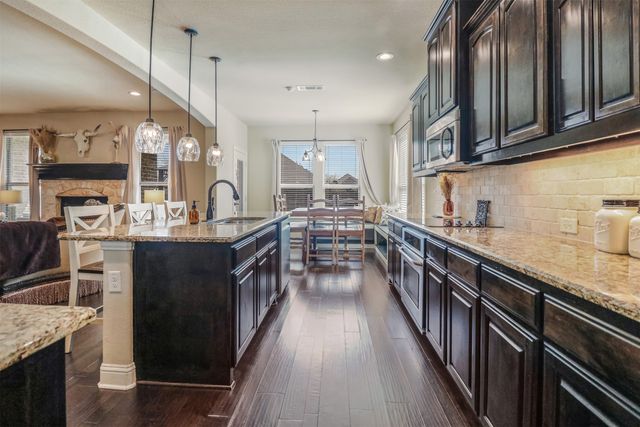 230 Sandy Way, Red Oak, TX 75154