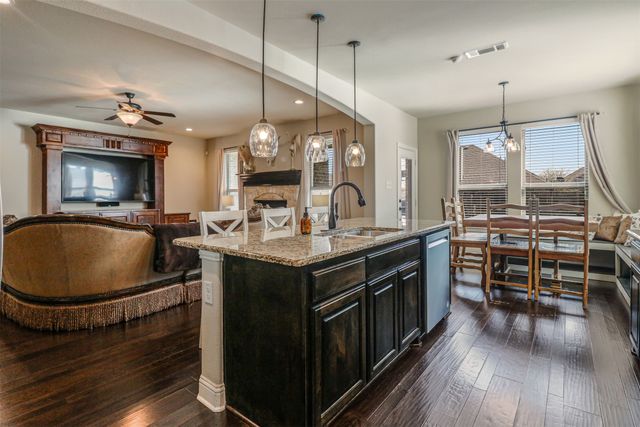 230 Sandy Way, Red Oak, TX 75154