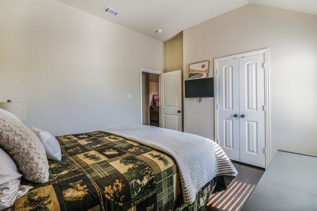 230 Sandy Way, Red Oak, TX 75154