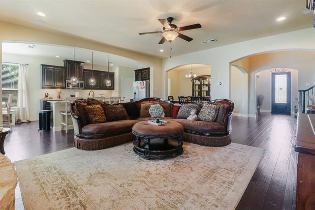 230 Sandy Way, Red Oak, TX 75154