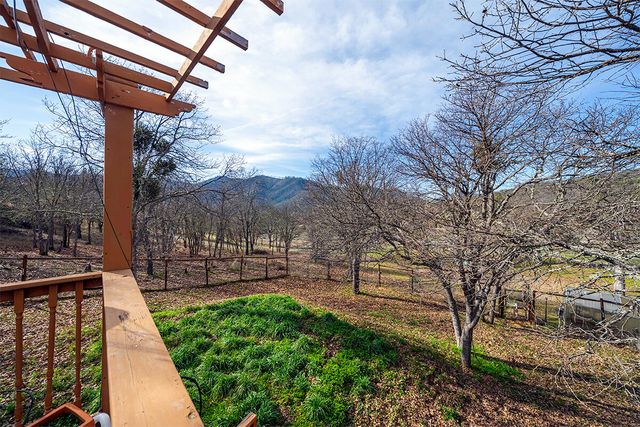 10376 Sterling Creek Road, Jacksonville, OR 97530