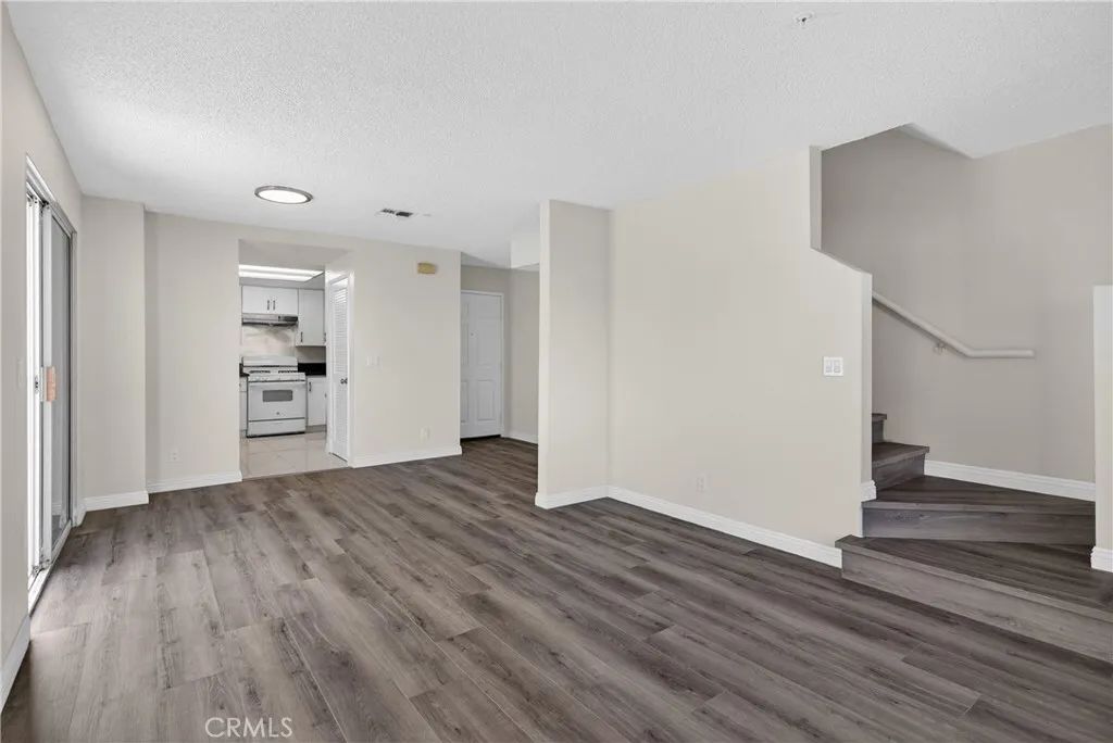 904 S 2nd E, Alhambra, CA 91801