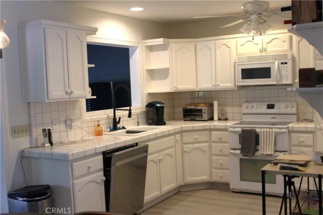 1661 W Wesley Place, Hemet, CA 92543