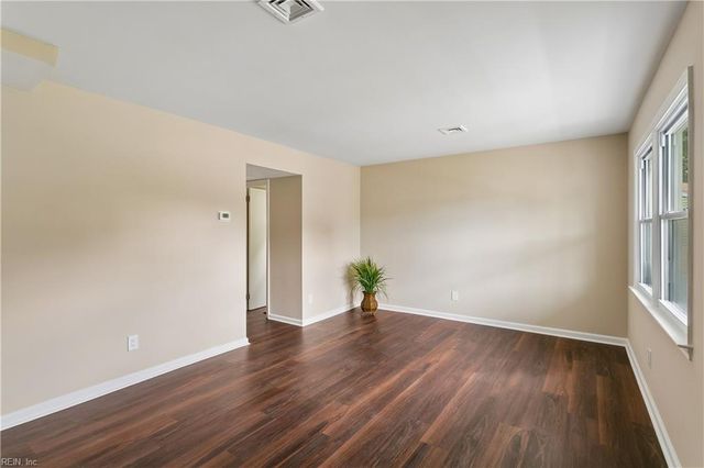 859 Cheyenne DR, Newport News, VA 23608