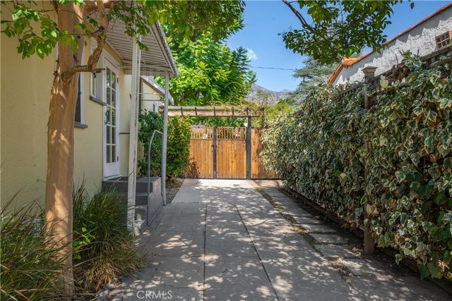 2024 Beverly, Pasadena, CA 91104