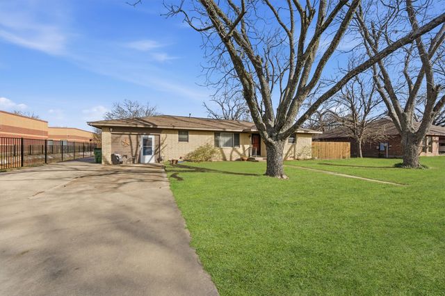 515 Pecan Street, Collinsville, TX 76233