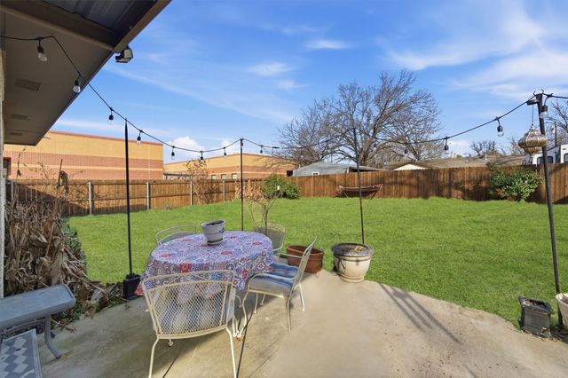 515 Pecan Street, Collinsville, TX 76233