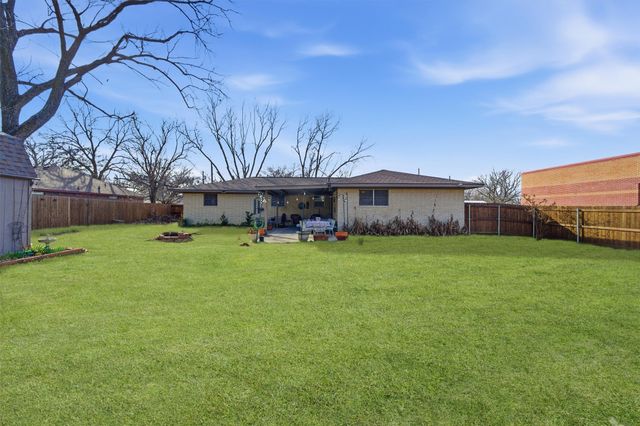 515 Pecan Street, Collinsville, TX 76233