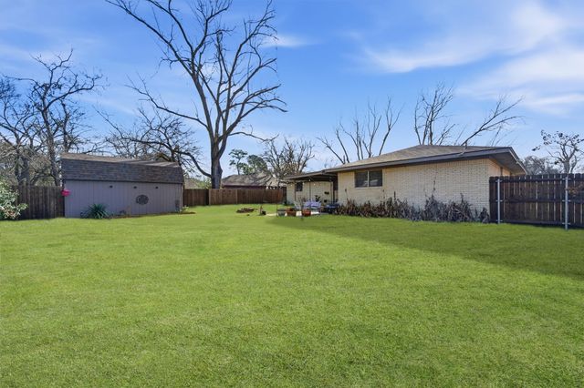 515 Pecan Street, Collinsville, TX 76233