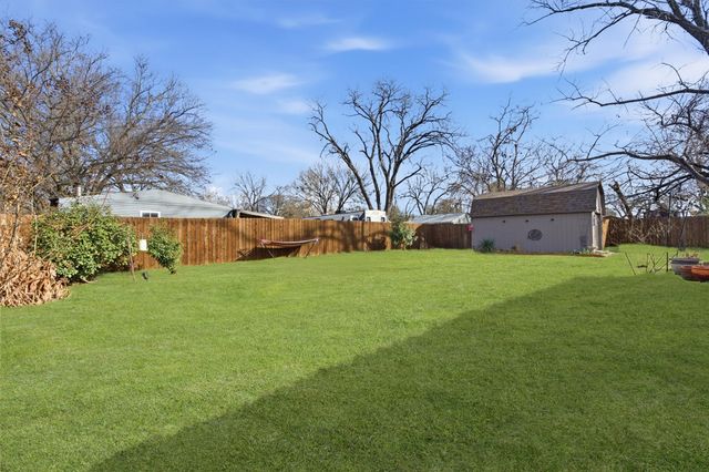 515 Pecan Street, Collinsville, TX 76233