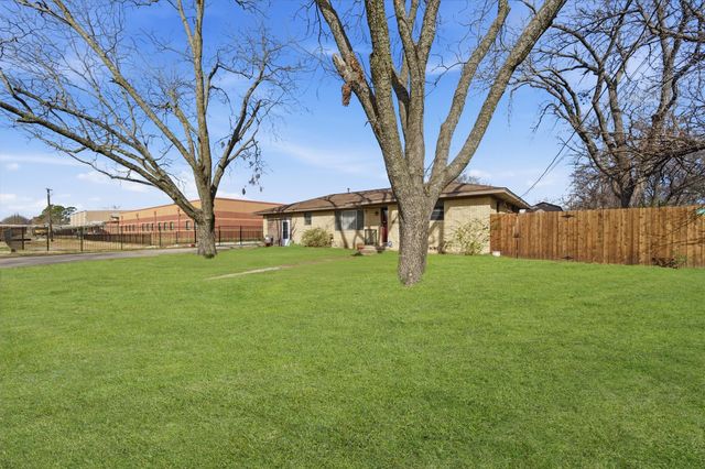 515 Pecan Street, Collinsville, TX 76233