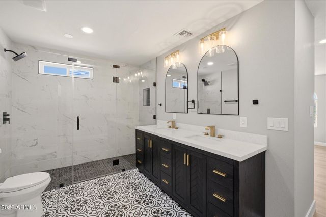 1822 W HIGHLAND Avenue, Phoenix, AZ 85015