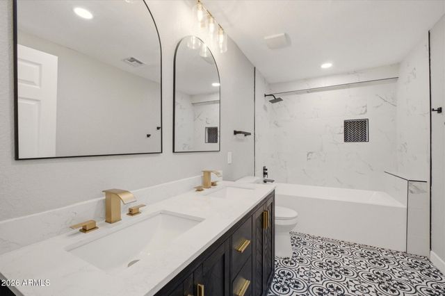 1822 W HIGHLAND Avenue, Phoenix, AZ 85015