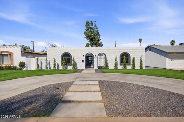 1822 W HIGHLAND Avenue, Phoenix, AZ 85015