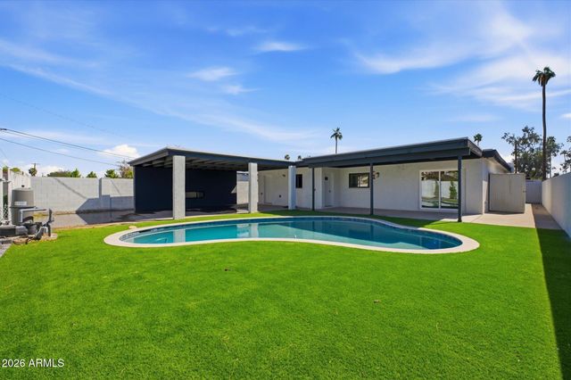 1822 W HIGHLAND Avenue, Phoenix, AZ 85015