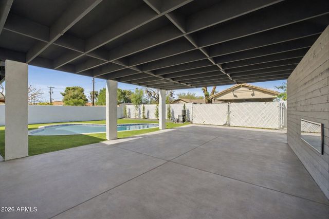 1822 W HIGHLAND Avenue, Phoenix, AZ 85015