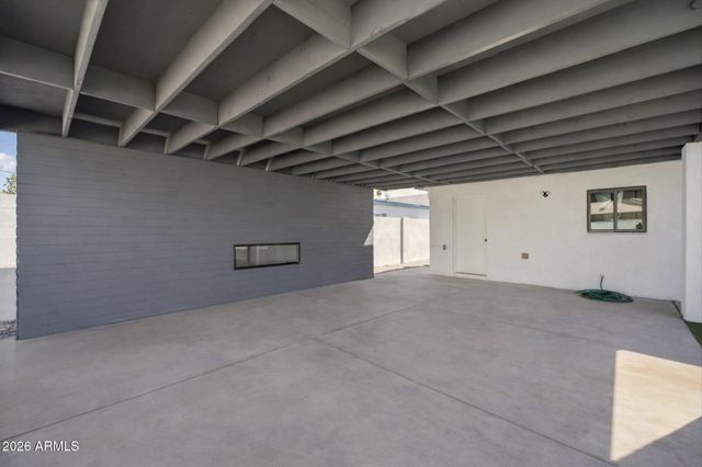 1822 W HIGHLAND Avenue, Phoenix, AZ 85015