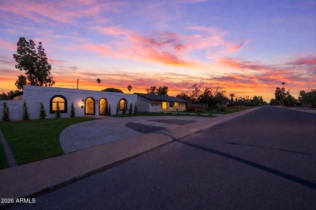 1822 W HIGHLAND Avenue, Phoenix, AZ 85015