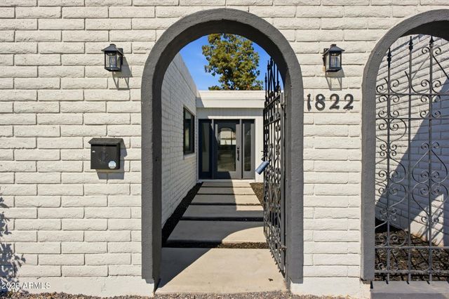 1822 W HIGHLAND Avenue, Phoenix, AZ 85015