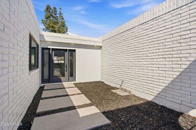 1822 W HIGHLAND Avenue, Phoenix, AZ 85015