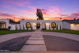 1822 W HIGHLAND Avenue, Phoenix, AZ 85015