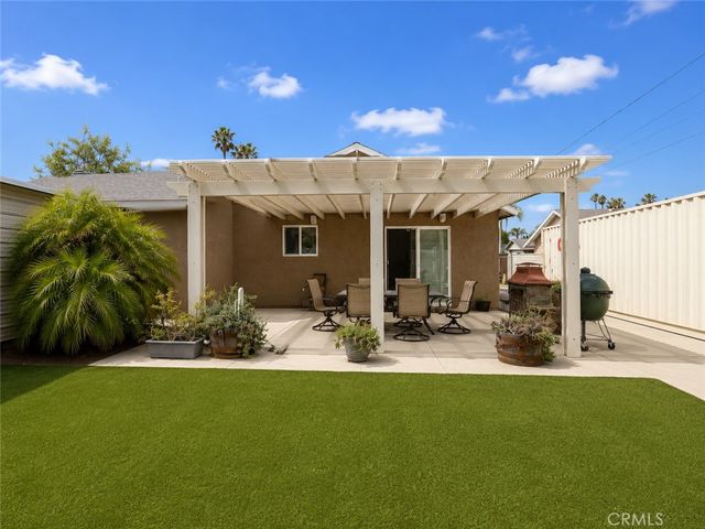 811 E Saint James Avenue, Orange, CA 92865