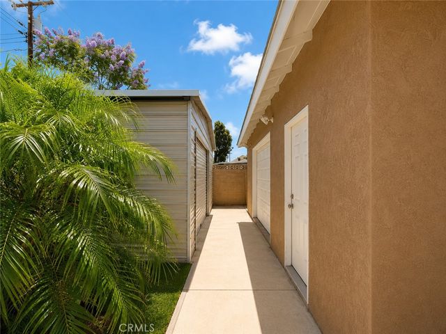 811 E Saint James Avenue, Orange, CA 92865
