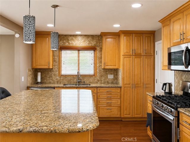 811 E Saint James Avenue, Orange, CA 92865