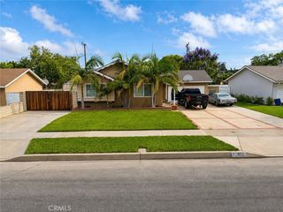 811 E Saint James Avenue, Orange, CA 92865