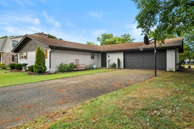 12 Burford Drive, Conway, AR 72034