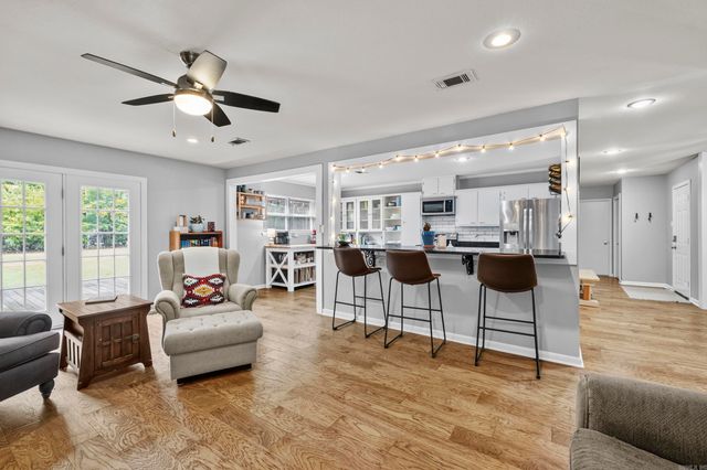 12 Burford Drive, Conway, AR 72034