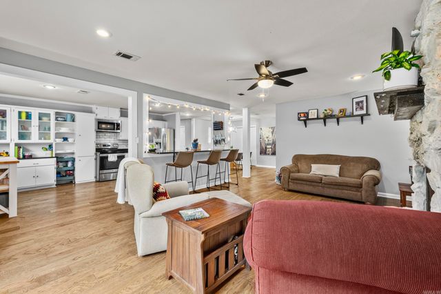 12 Burford Drive, Conway, AR 72034