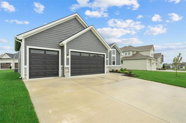 4551 N 145th Court, Basehor, KS 66007