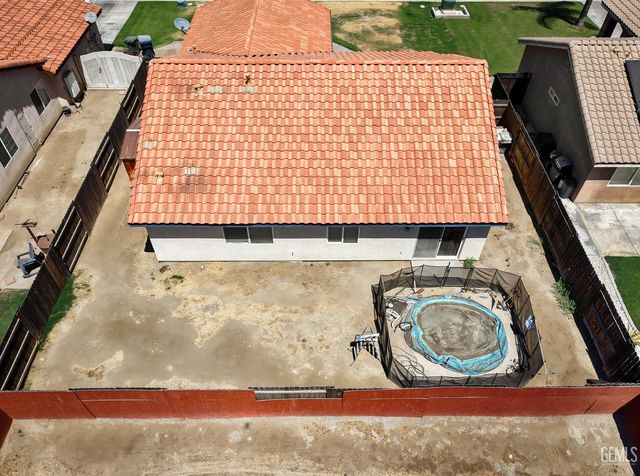 413 Midnight Court, Bakersfield, CA 93307