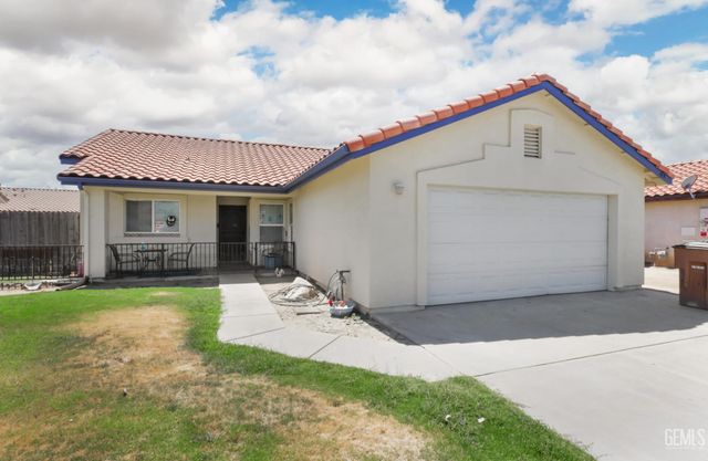 413 Midnight Court, Bakersfield, CA 93307