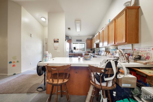 413 Midnight Court, Bakersfield, CA 93307