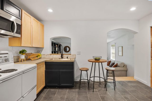 39304 N Olson Pr Nw, Benton City, WA 99320