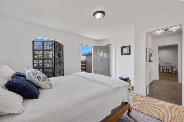 39304 N Olson Pr Nw, Benton City, WA 99320